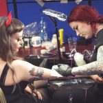 Tatuadoras na Convenção de Tatuagem de Dublin